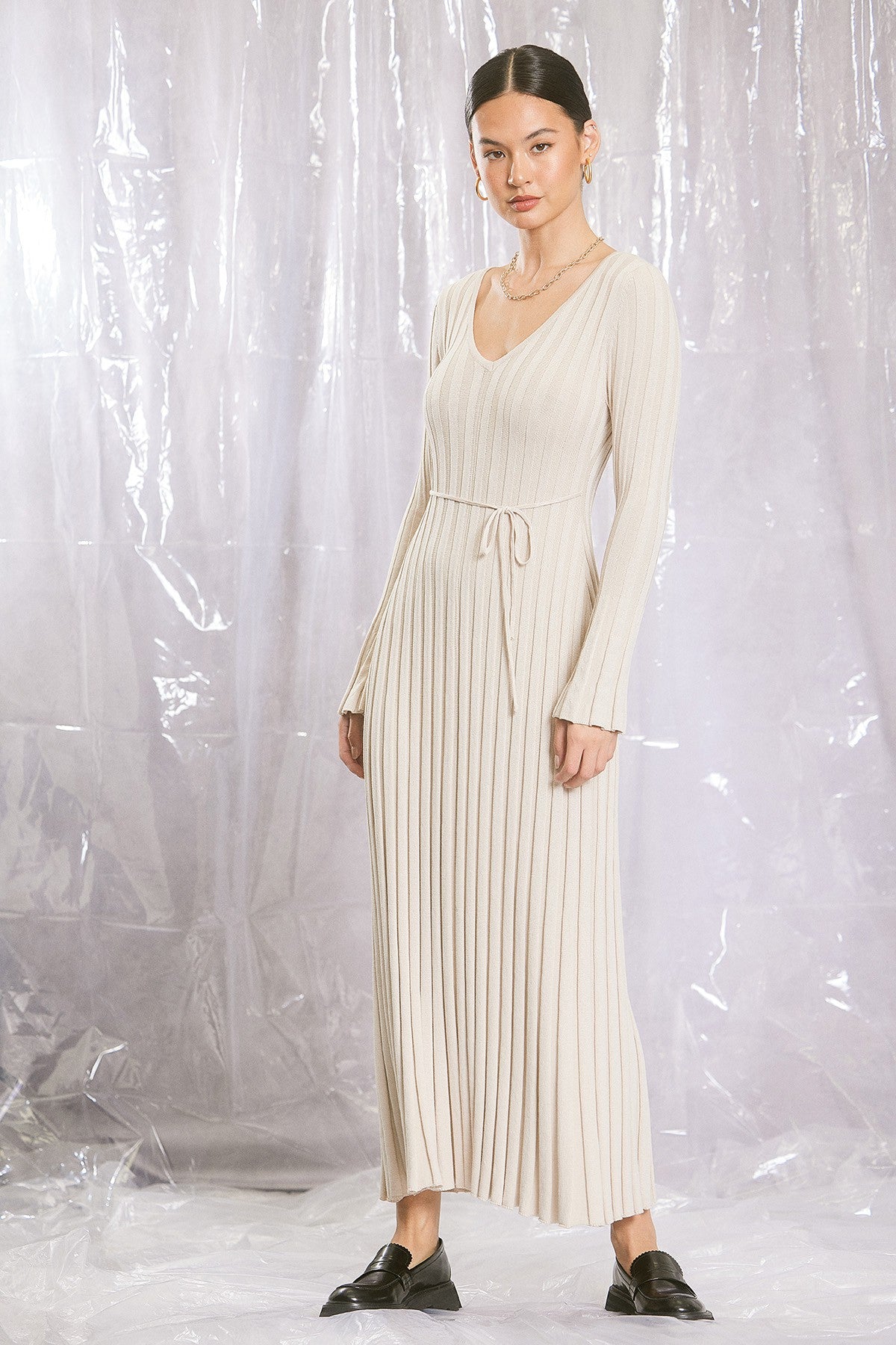 reign ribbed sleeved maxi dress